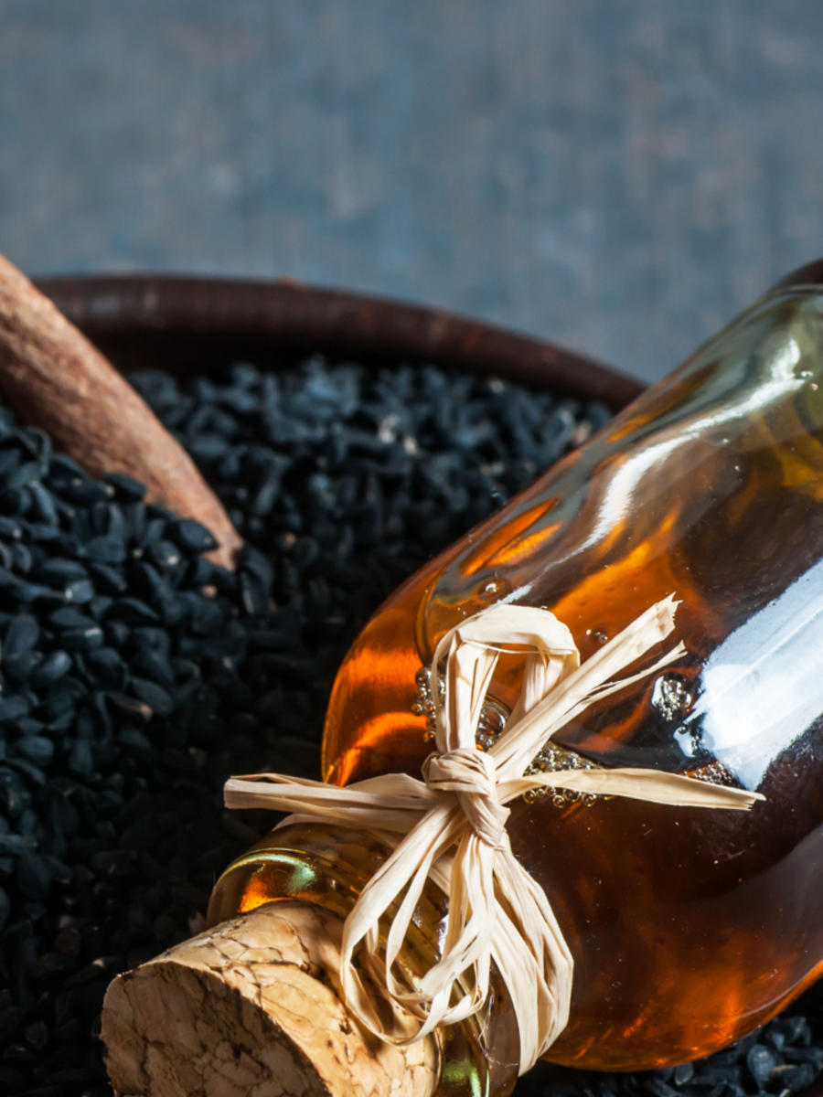 Kalonji Oil Benefits: 8 Reasons to Use Black Seed Oil