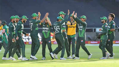 Babar Azam, Mohammad Rizwan star as Pakistan take unassailable 2-0 lead against South Africa