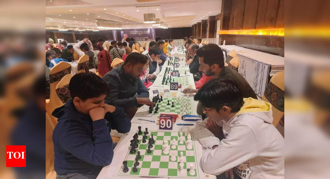 Naitik of Guj & Rishabh of UP spearhead in chess tournament | Kanpur News