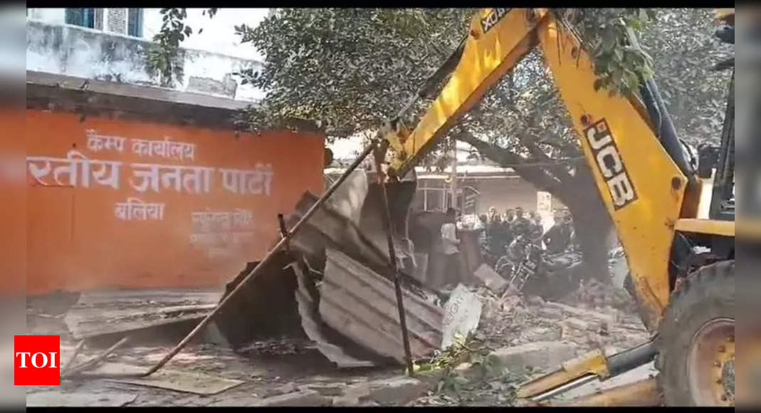 Municipal bulldozer razes BJP’s camp office in UP's Ballia