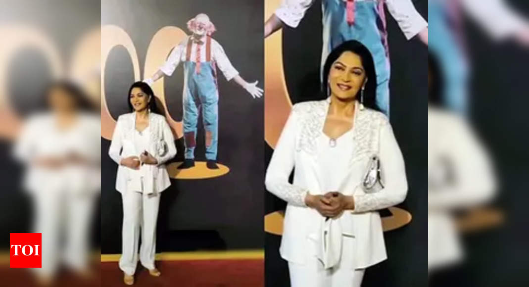 Simi Garewal braves 3-hour crazy traffic for this grand celebration