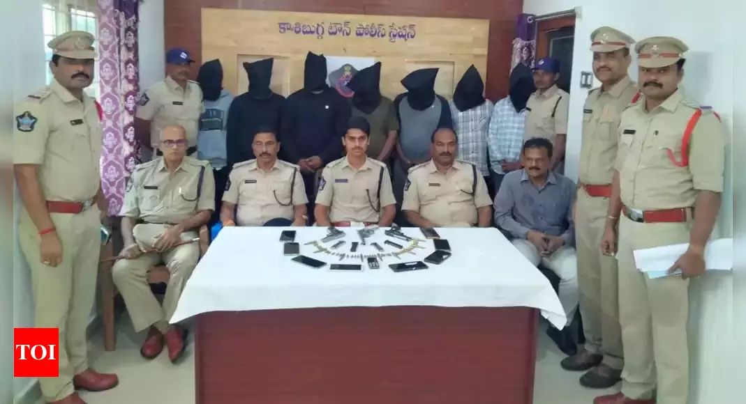 Andhra Pradesh: Srikakulam police foil murder plot, 7 held