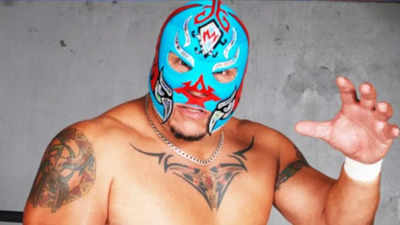 Rey Mysterio - Figure 1