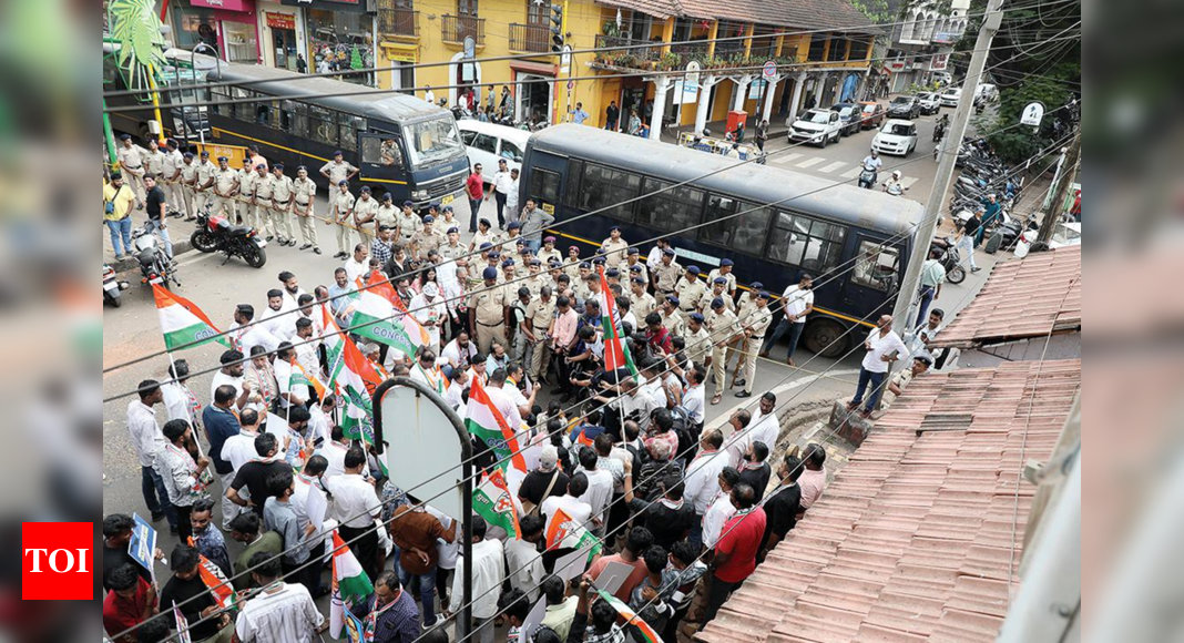 Cong workers detained for protest march towards CM’s residence