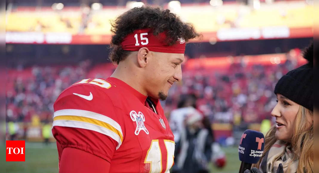 Patrick Mahomes had a respectful message to C.J. Stroud and Tank Dell following the Chiefs' victory over the Texans