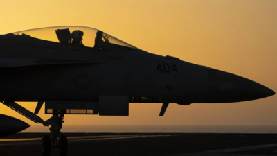 US Navy warship shoots down 2 fighter jet pilots in 'friendly fire' during Red Sea operations against Houthis