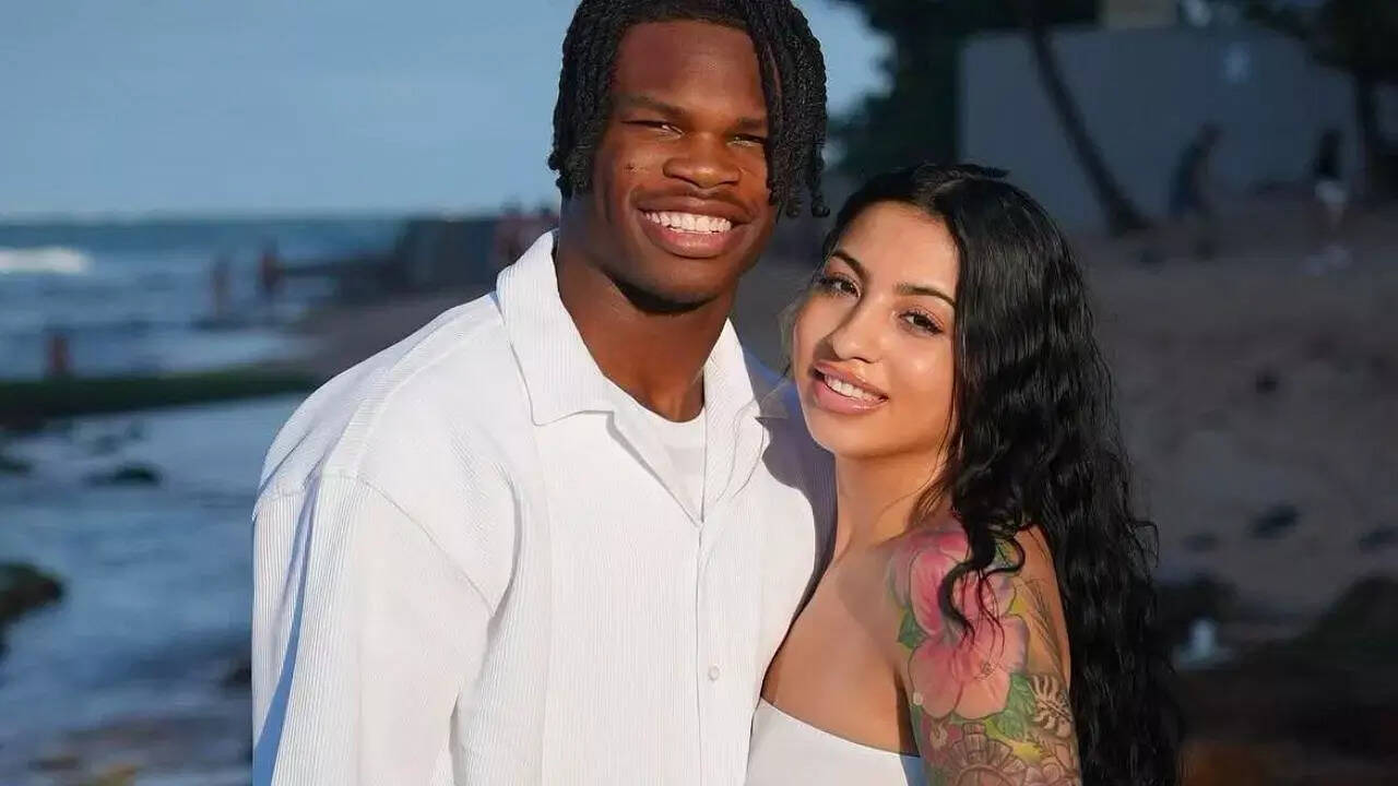 Travis Hunter slams online haters targeting fiancée Leanna Lenee: “Why  would I break up with my girl just because of the internet?” | NFL News -  Times of India
