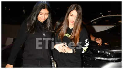 Aishwarya Rai and daughter Aaradhya Bachchan twin in hoodies as they jet out of the city; wish Paparazzi ‘Merry Christmas and Happy New Year’ |