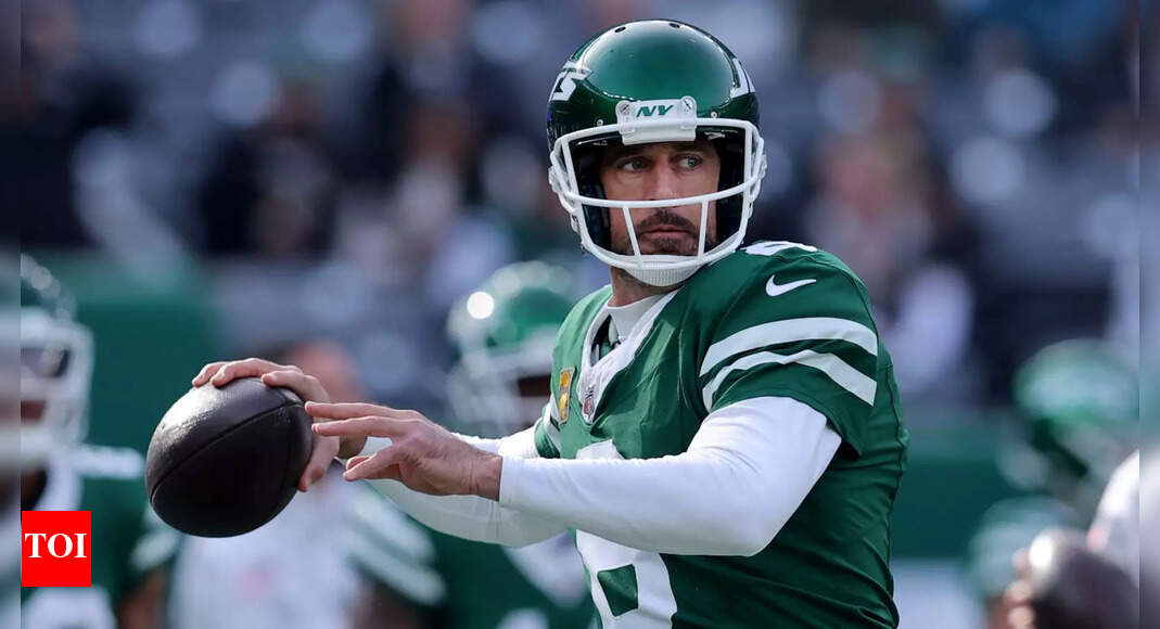 Jets quarterback Aaron Rodgers handed out multiple expensive Christmas gifts to his offensive line, estimated at around $8,500