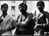 Shyam Benegal's throwback pic with Shabana and Smita