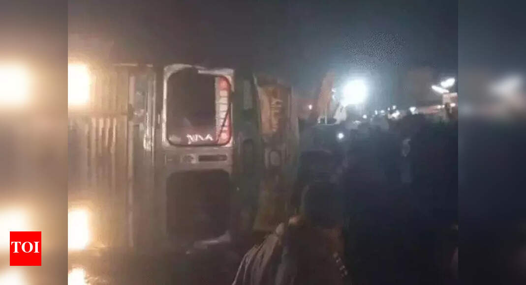 Three killed as truck crushes car in Dausa | Jaipur News - Times of India