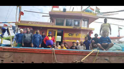 17 fishermen in net for illegal fishing in Gahirmatha