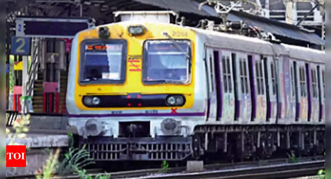 Mumbai: Local train disruption on Central Railway; commuters inconvenienced