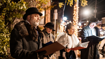 4 best-known benefits of singing Christmas carols