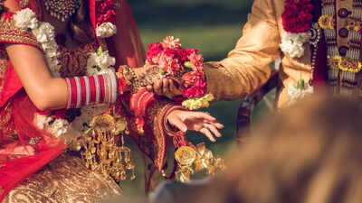 Cancer weds Beedi: Know all about the viral wedding card and where it will happen