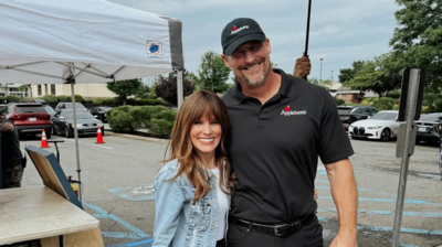 Dan Campbell’s sweater has the internet, and his wife, losing it—Wait till you see the message