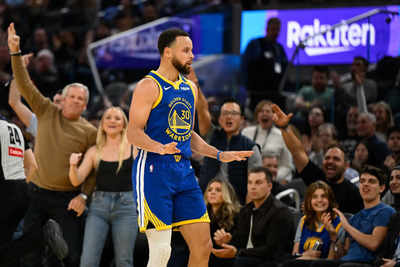 Will Stephen Curry Play Tonight Against the Los Angeles Lakers? Latest on the Golden State Warriors Star’s Christmas Injury Report (December 25, 2024)