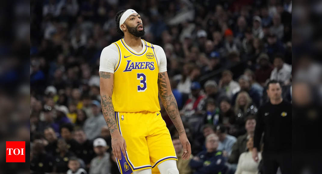 Will Anthony Davis Play Tonight Against the Golden State Warriors? Latest on the Los Angeles Lakers Star’s Christmas Injury Report (December 25, 2024)