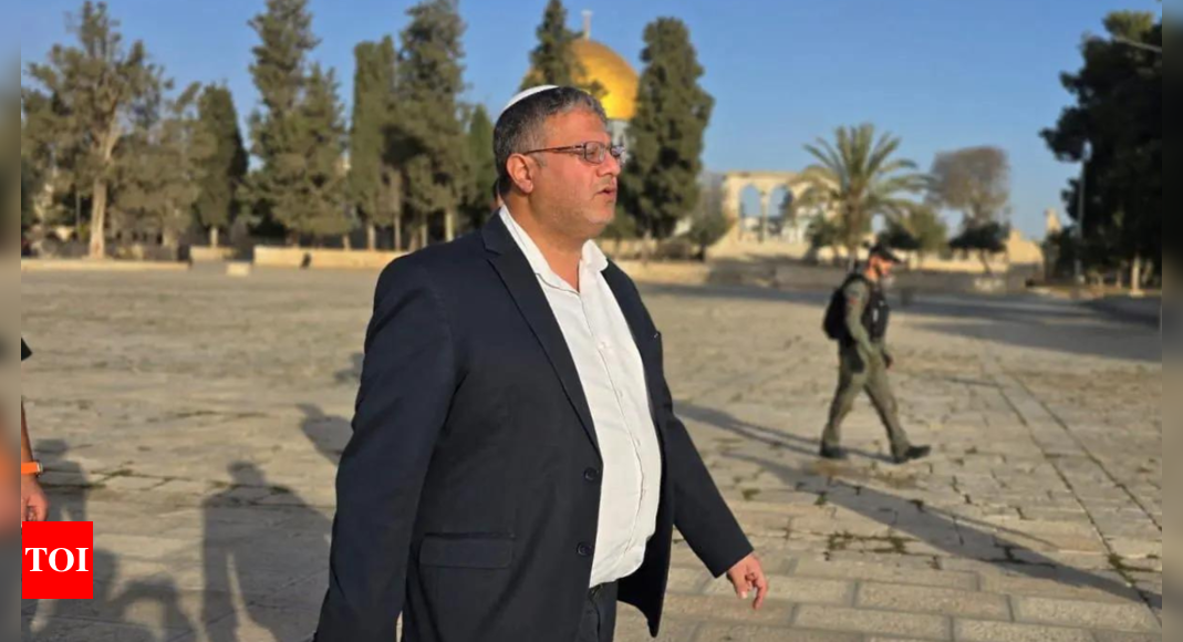 Israeli minister enters Al-Aqsa mosque compound 'in prayer' for Gaza hostages