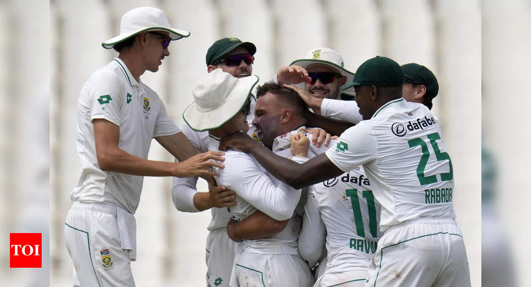 1st Test: Dane Paterson stars with five wickets as South Africa dismiss Pakistan for 211