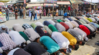 Uttarakhand teacher gives students half-day leave for Friday prayers, suspended