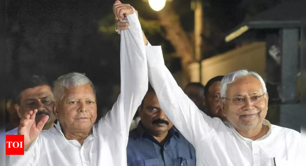 Will welcome back Nitish Kumar if he ditches BJP, says Lalu aide