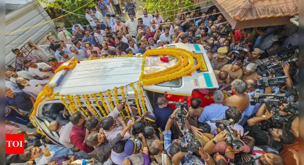 'A farewell like no other': People bid adieu to literary colossus MT Vasudevan Nair