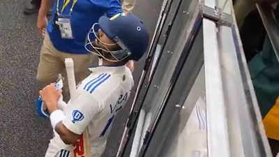 Assistir: Heckled Virat Kohli confronta fãs após demissão no MCG