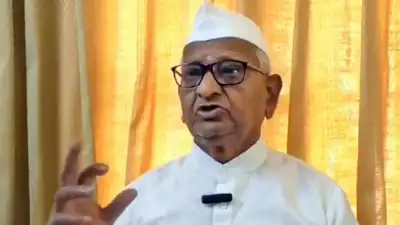 Manmohan Singh was against corruption: Anna Hazare