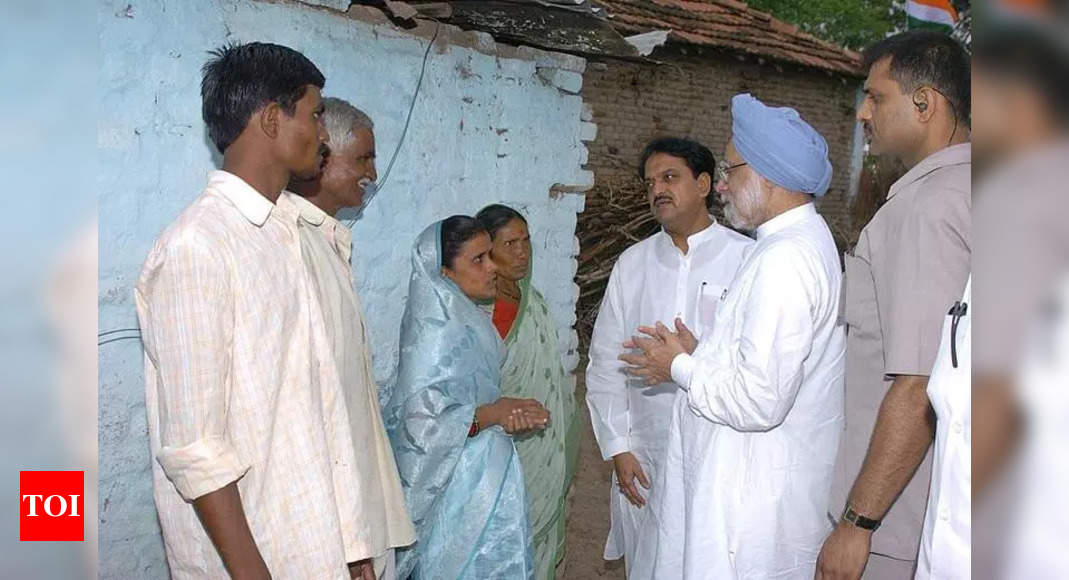 When Manmohan touched down in epicentre of farm suicides & gave the healing touch