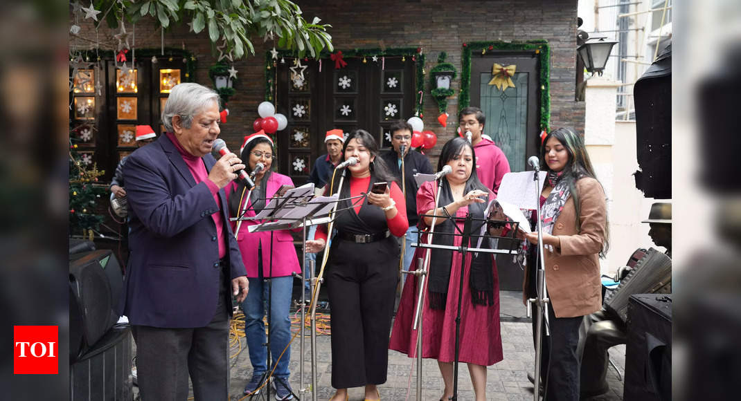 Kolkata’s retro-dining venue brings Christmas cheer with live carols and gifts for children