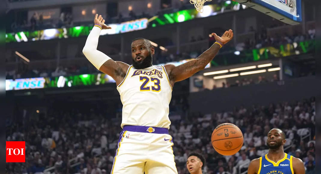 “Play more and talk less”: LeBron James gets brutally trolled by NFL fans after he claimed Christmas belonged to the NBA