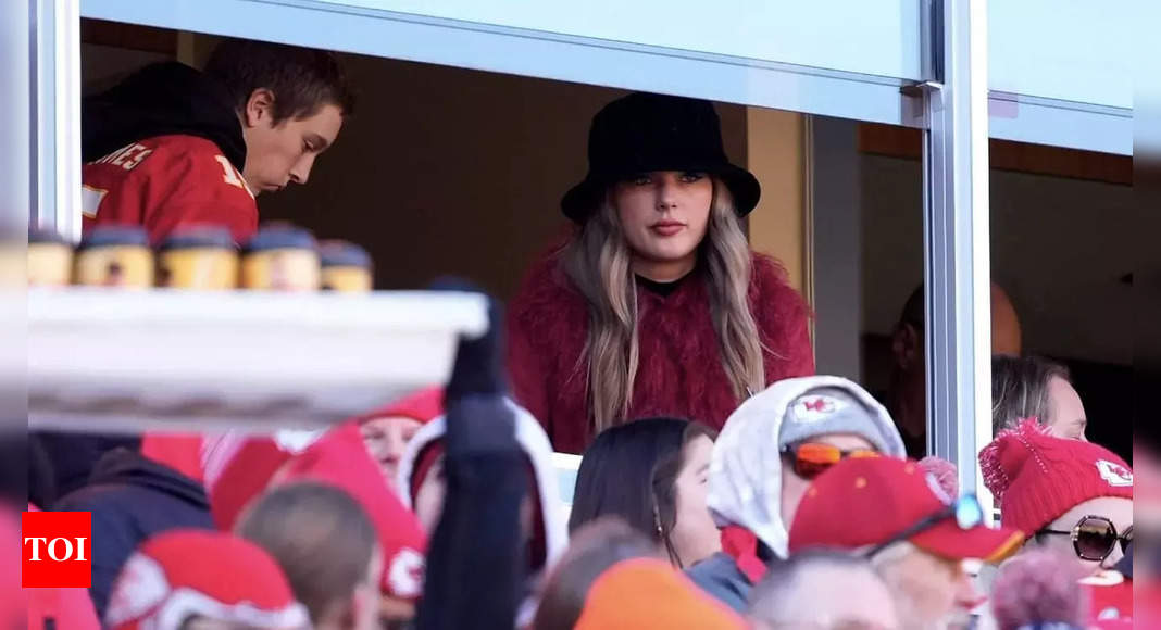 Taylor Swift's doppelgänger in the Chiefs vs Steelers game reveals