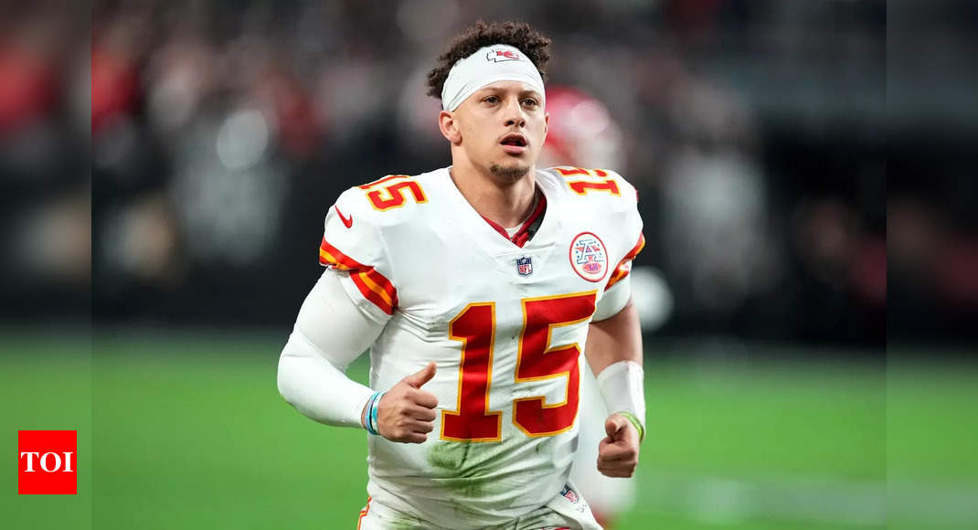 Patrick Mahomes' fam faces health struggles; mom pleads for prayers