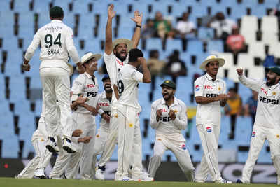  Pakistan bowlers strike back as South Africa in early trouble in 148-run chase