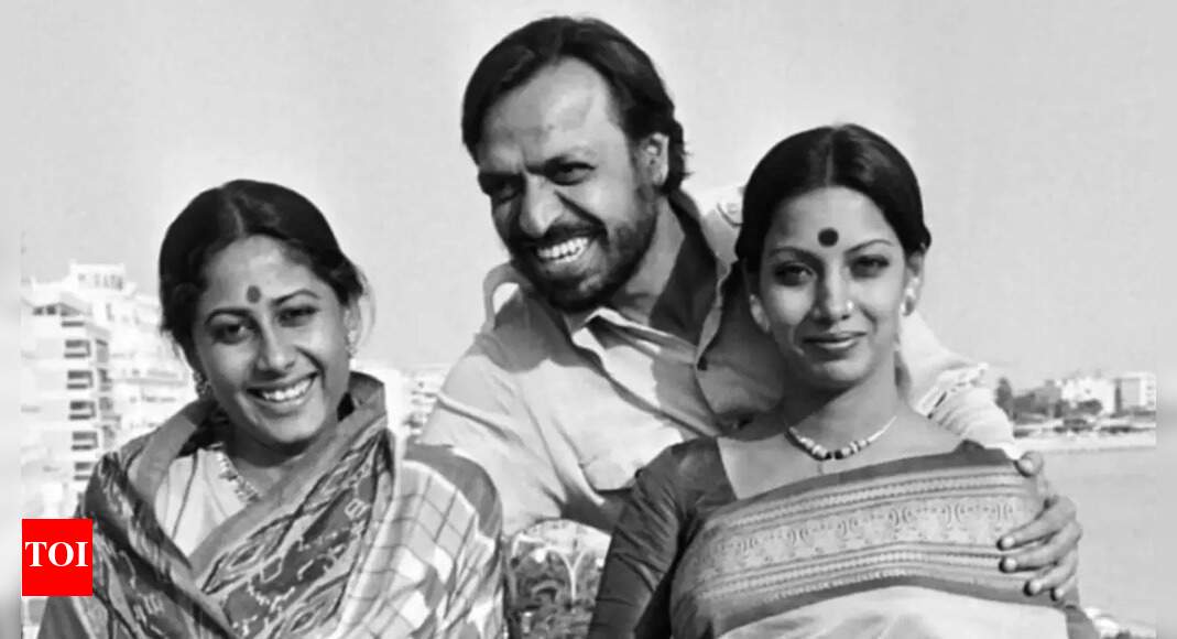 Shabana pays tribute to Shyam Benegal at prayer meet