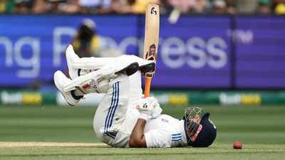 'Calm down': Ravi Shastri on Rishabh Pant's bizarre dismissal at MCG