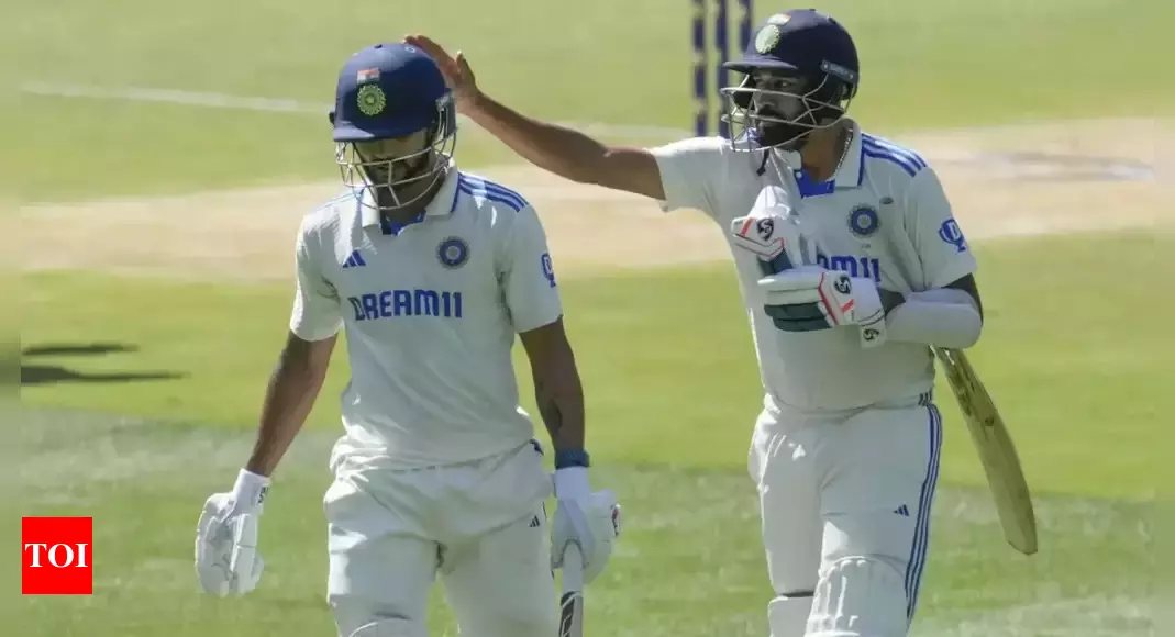 ‘Miyan bhai, ghumega nahi’: Nitish Reddy gives Mohammed Siraj crucial batting tips to handle Australian attack – WATCH | Cricket News – Times of India