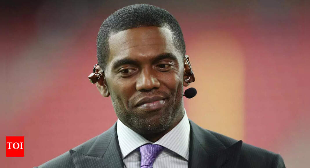 “BIG crybaby”: NFL legend Randy Moss gets emotional after the Patriots ...