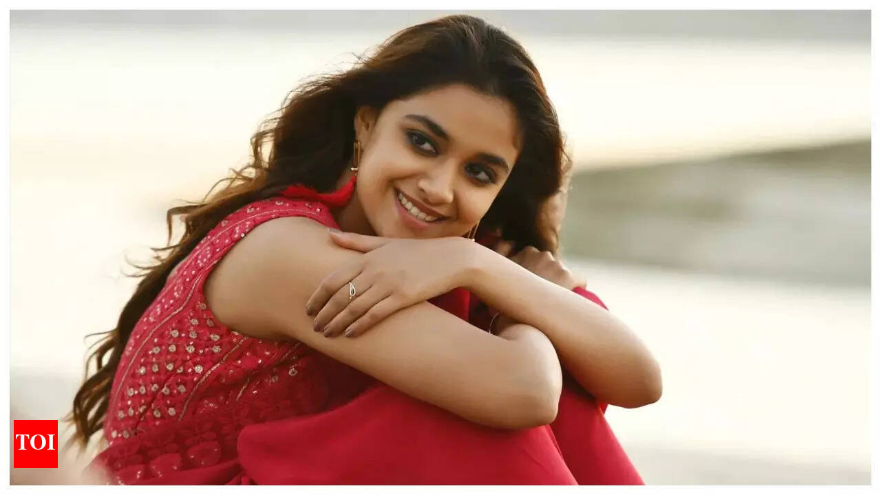 Keerthy Suresh schools paparazzi: “Im Keerthy Suresh, not Keerthy dosa” |  Malayalam Movie News - Times of India