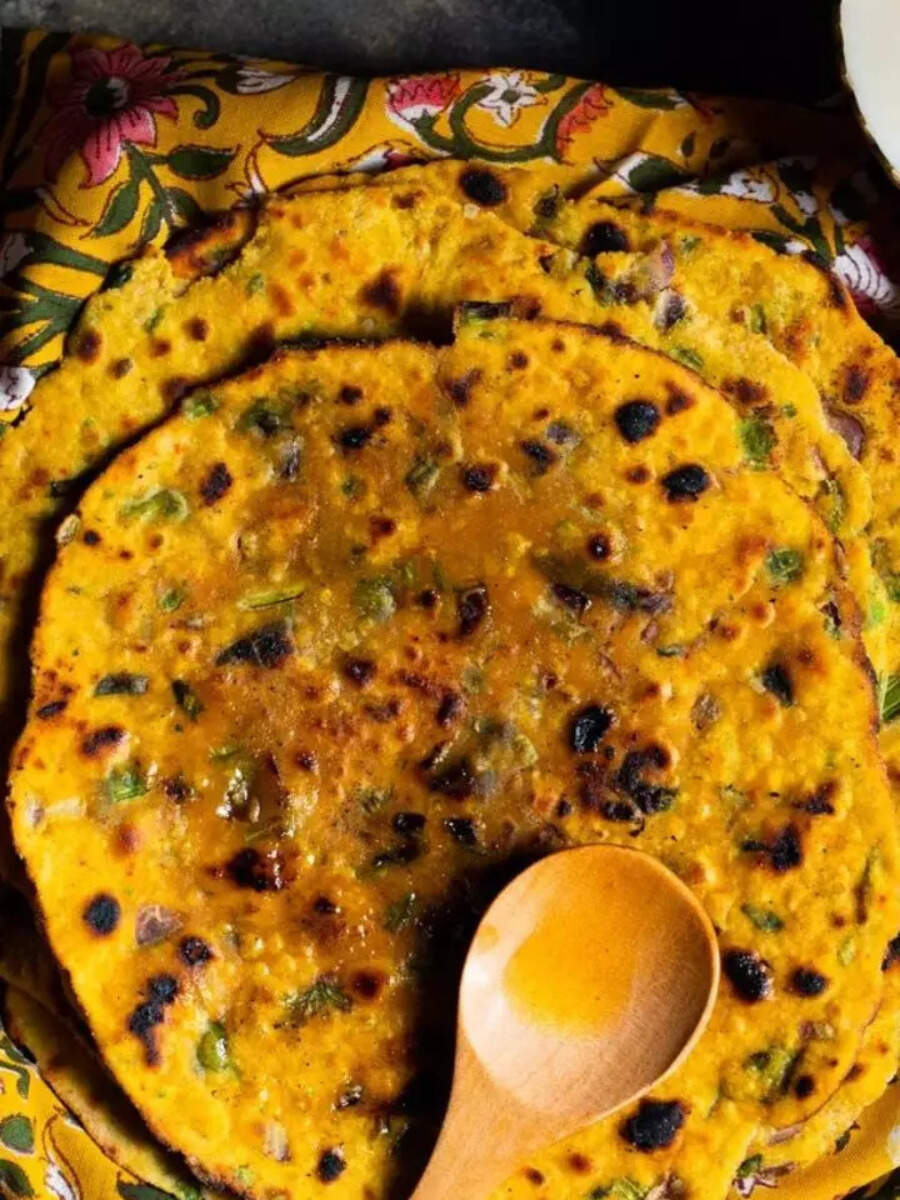 Make Tandoori Missi Roti In Pressure Cooker Without Tandoor At Home ...