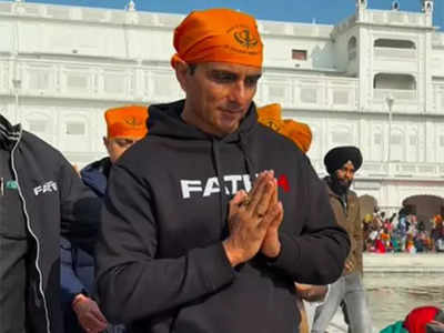 Sonu Sood offers prayers at Golden temple ahead of 'Fateh' release