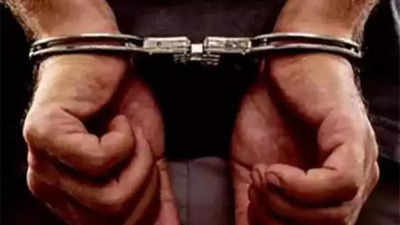 Two cops in Thane booked for demanding Rs 2 lakh bribe