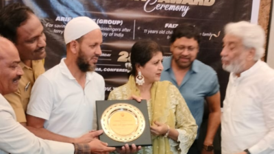 Mumbai heroes: Islam Gymkhana awards Rs 5 lakh to brave rescuers of tourist boat, felicitates young hero