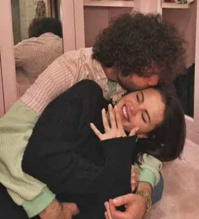 Selena Gomez and Benny Blanco Get Comfortable and Adorable in New Year's Rings