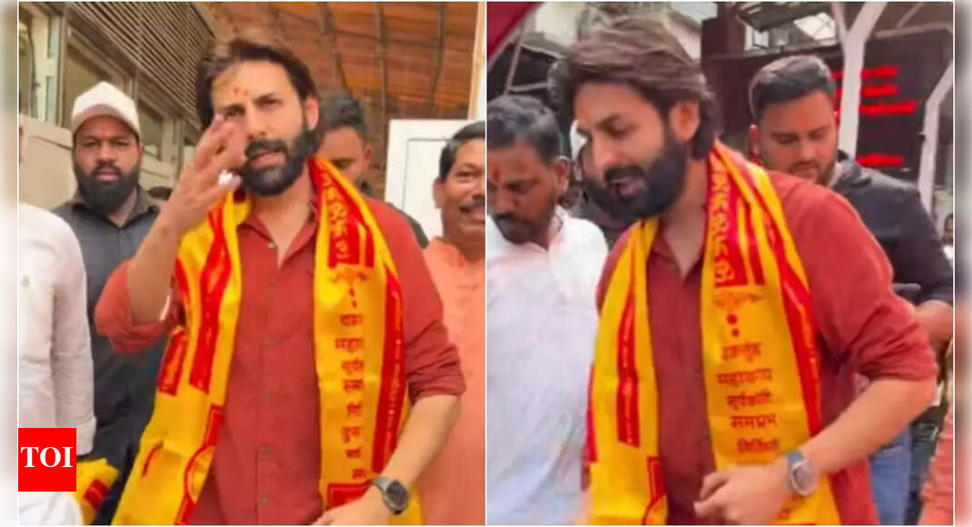Kartik Aaryan visits Siddhivinayak Temple on New Year