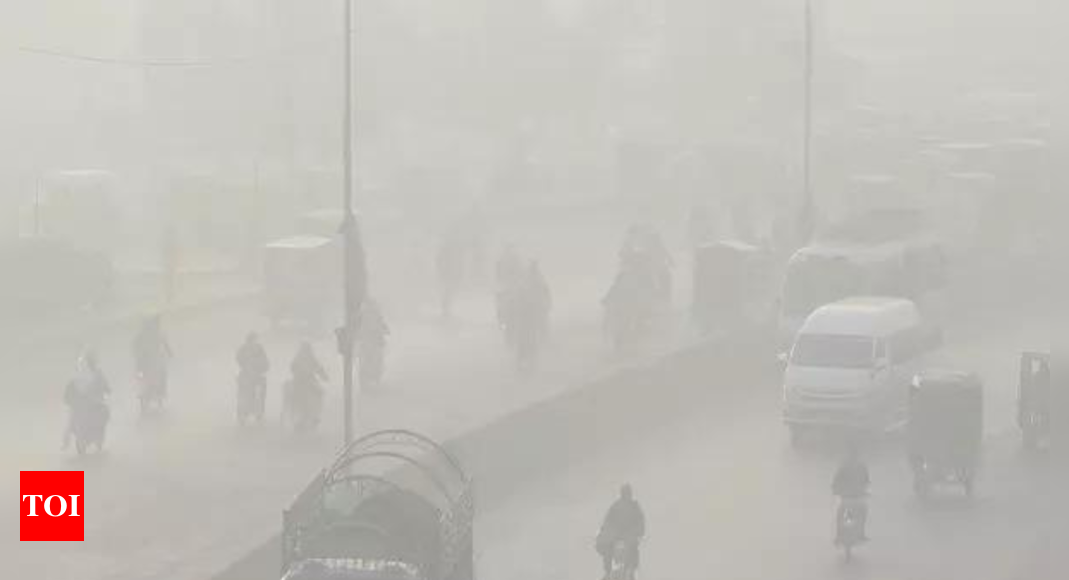 Pakistan: Lahore tops global pollution rankings with 'hazardous' air quality levels