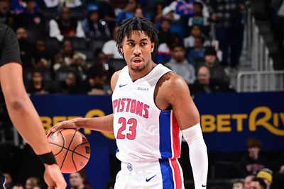 Jaden Ivey stretchered off after collision with Cole Anthony in the Pistons vs. Magic game