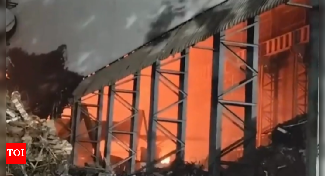 Andhra Pradesh Fire: Massive fire breaks out at steel factory in Andhra ...