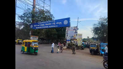 Hubballi’s streets peppered with unauthorised hoardings